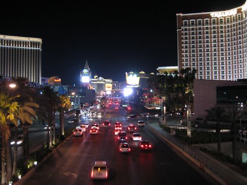 Las Vegas Night at Night (palo-alto_img_1724.jpg) wird geladen. Eindrucksvolle Fotos von der Westküste Amerikas erwarten Sie.